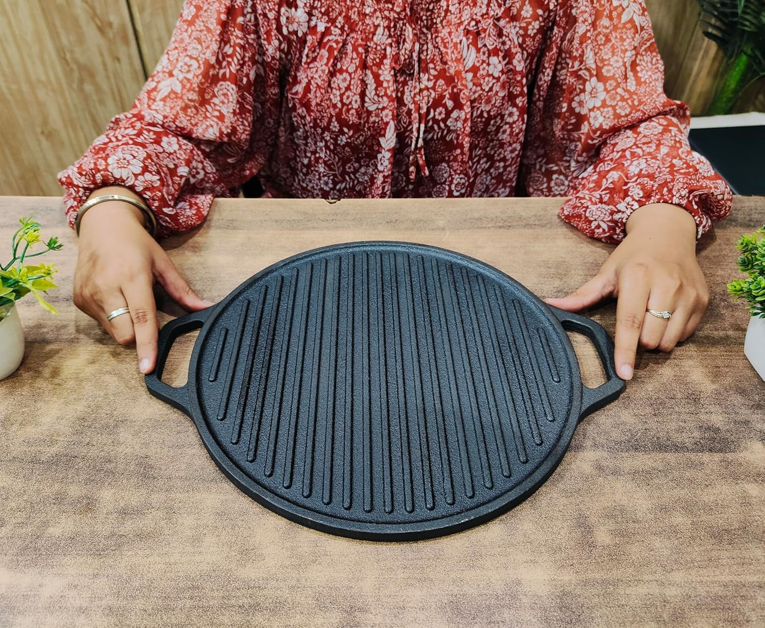 Cast Iron 2-in-1 Pre-Seasoned Tawa & Free Wooden Spatula